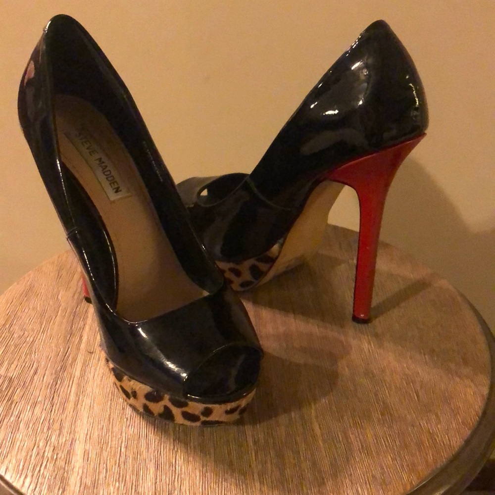 STEVE MADDEN - Black patent leather heels, red stiletto heel, leopard print